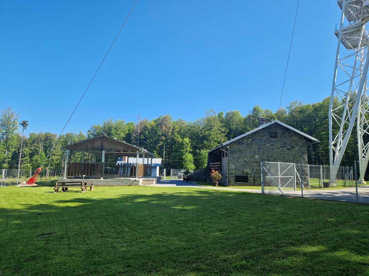 Panorama kuće uz šumu – OPG Volf
